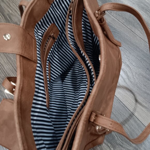 Womans Urban Expressions purse with matching handbag - Picture 11 of 12